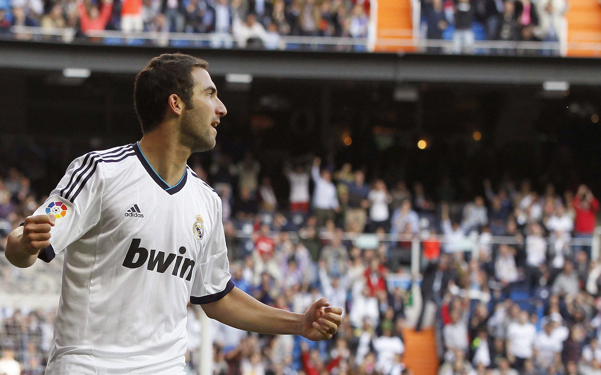 “费尔南多·比亚尔巴的进攻风暴,推动美洲狮队迈向更高目标”